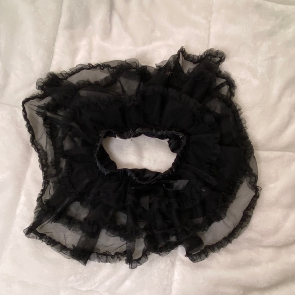 Black Skirt! - Picture 4 of 5